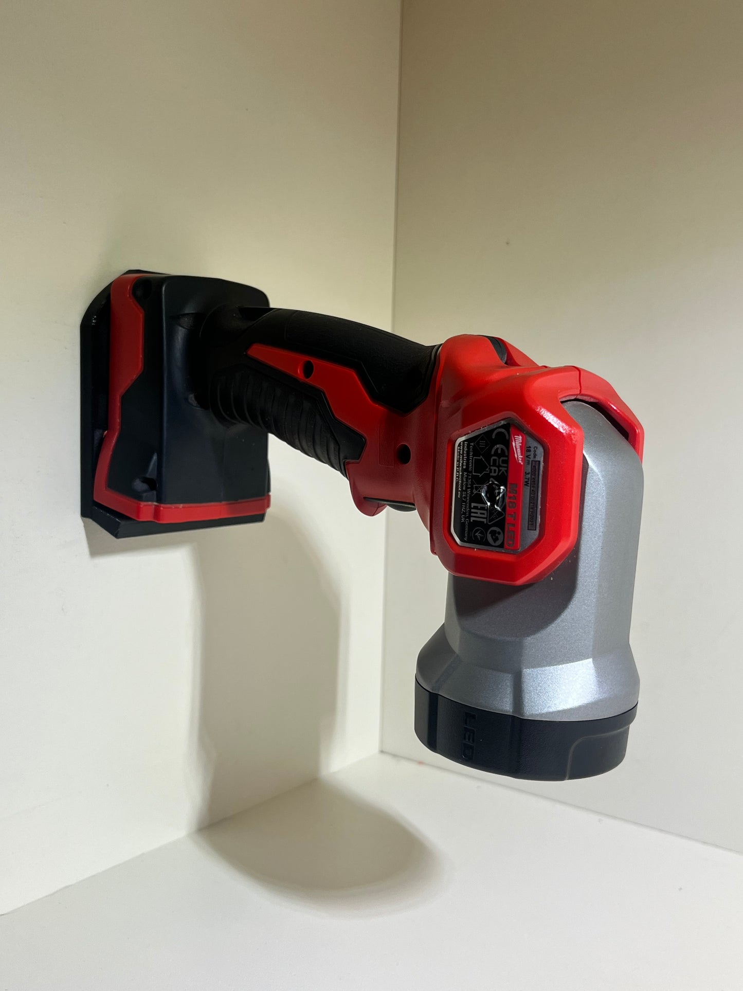 Milwaukee M18 držiak náradia